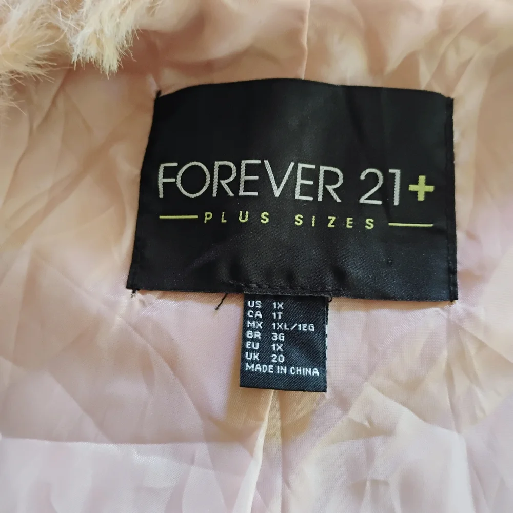 Forever 21+ Light Pink Faux Fur Vest | Size 1X - Picture 3 of 8